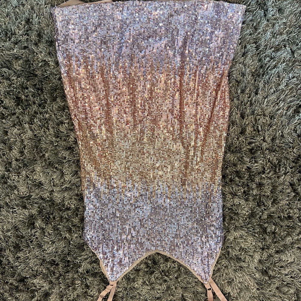 Skies are blue sequin mini dress - Picture 2 of 3